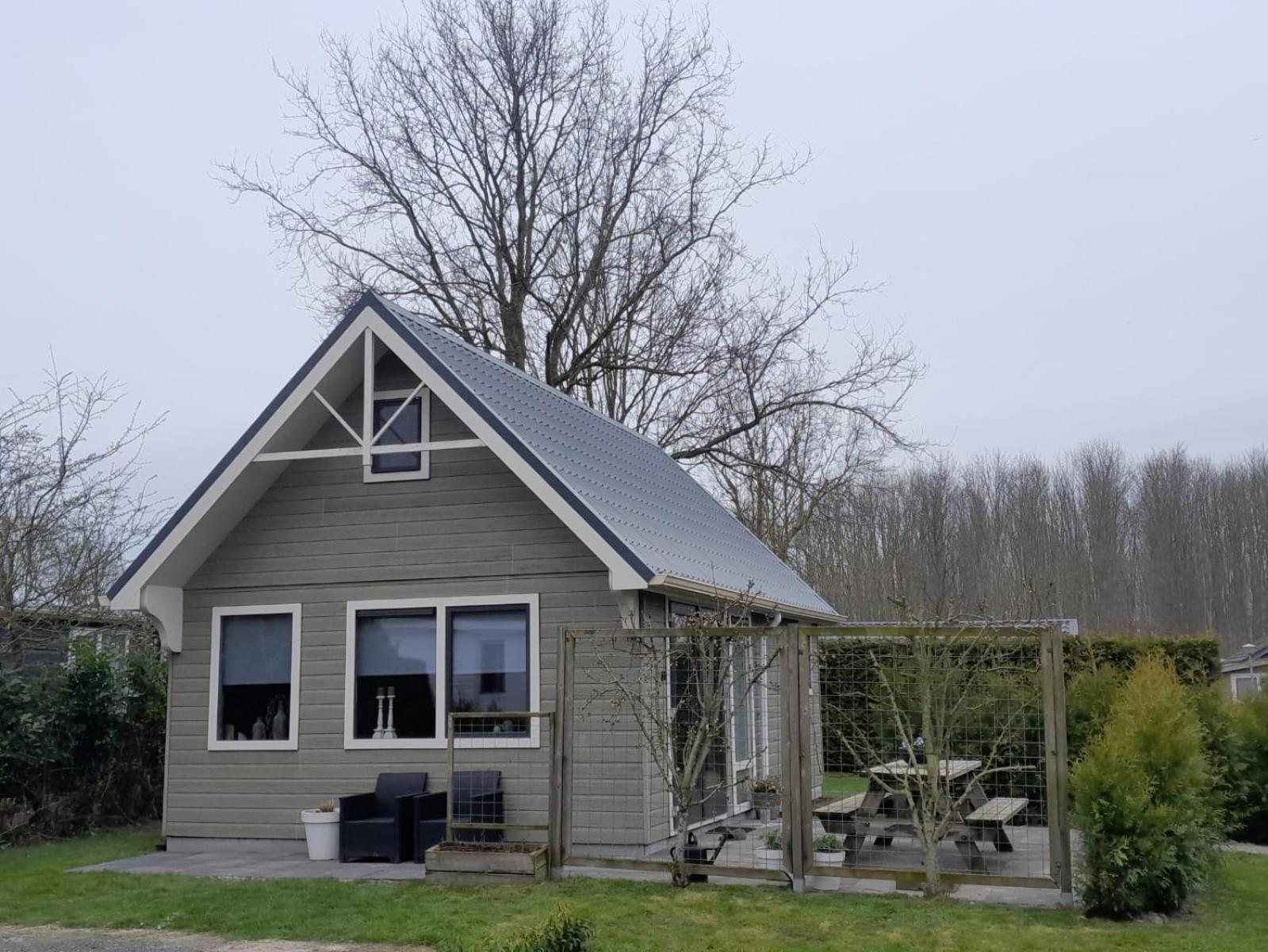 4-Persoons Vakantiehuisje Simmerwille Tzummarum エクステリア 写真
